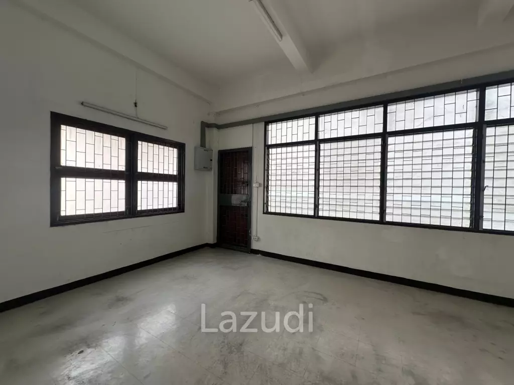 320 sqm 5-Storey Retail Building next to Central Bang Rak Bangkok