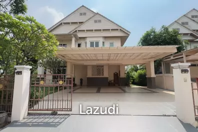 Baan Phattanakarn 100.5 SQ.Wah 4 Bed Detached House For Sale