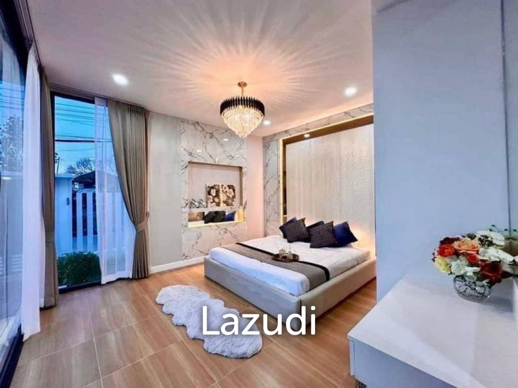 Stunning Modern Luxury House for Rent Soi Pornprapanimit