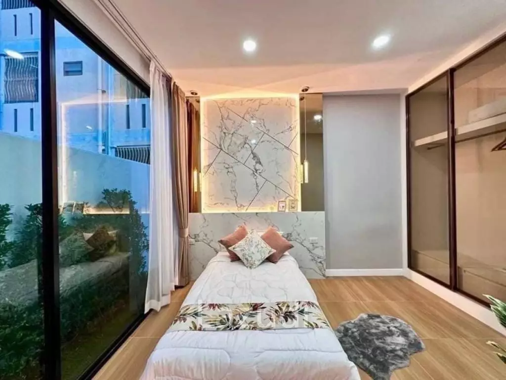 Stunning Modern Luxury House for Rent Soi Pornprapanimit