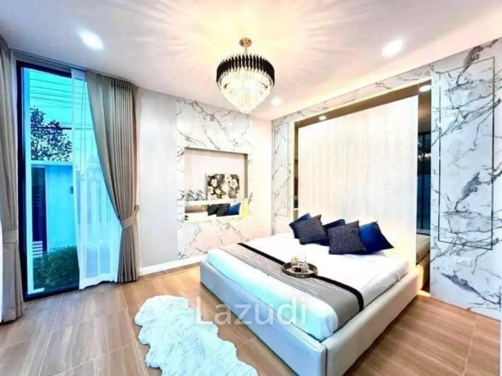 Stunning Modern Luxury House for Rent Soi Pornprapanimit