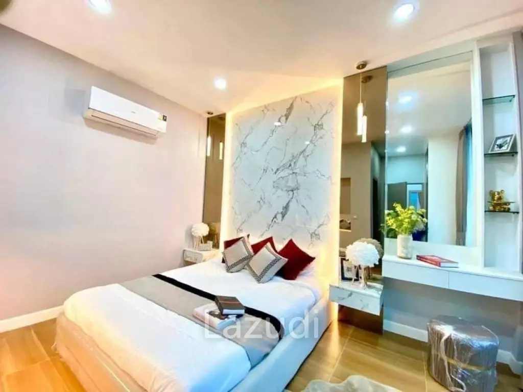 Stunning Modern Luxury House for Rent Soi Pornprapanimit