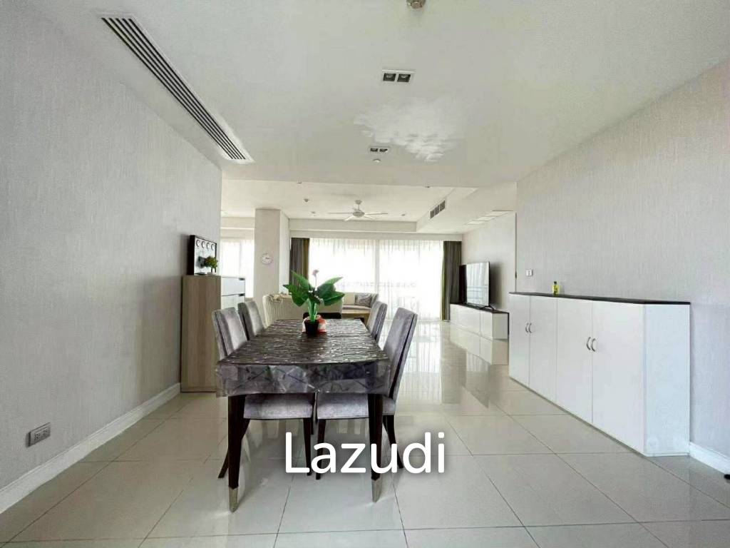 Ultra-Luxury Beachfront Condo Reflection Jomtien