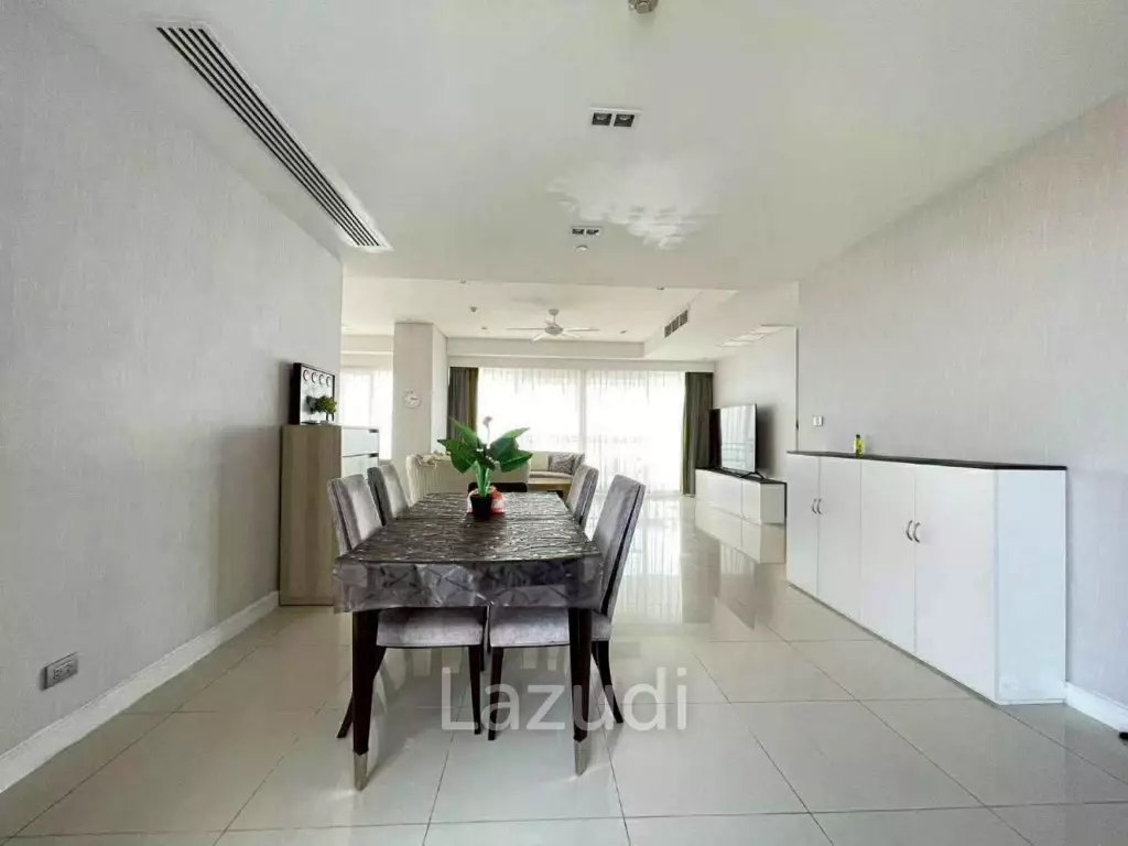 Ultra-Luxury Beachfront Condo Reflection Jomtien