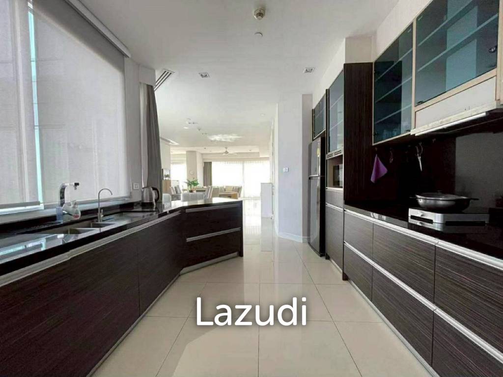 Ultra-Luxury Beachfront Condo Reflection Jomtien