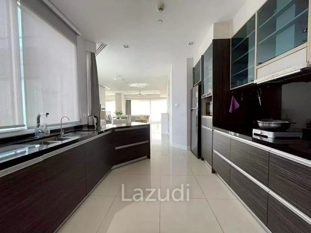Ultra-Luxury Beachfront Condo Reflection Jomtien
