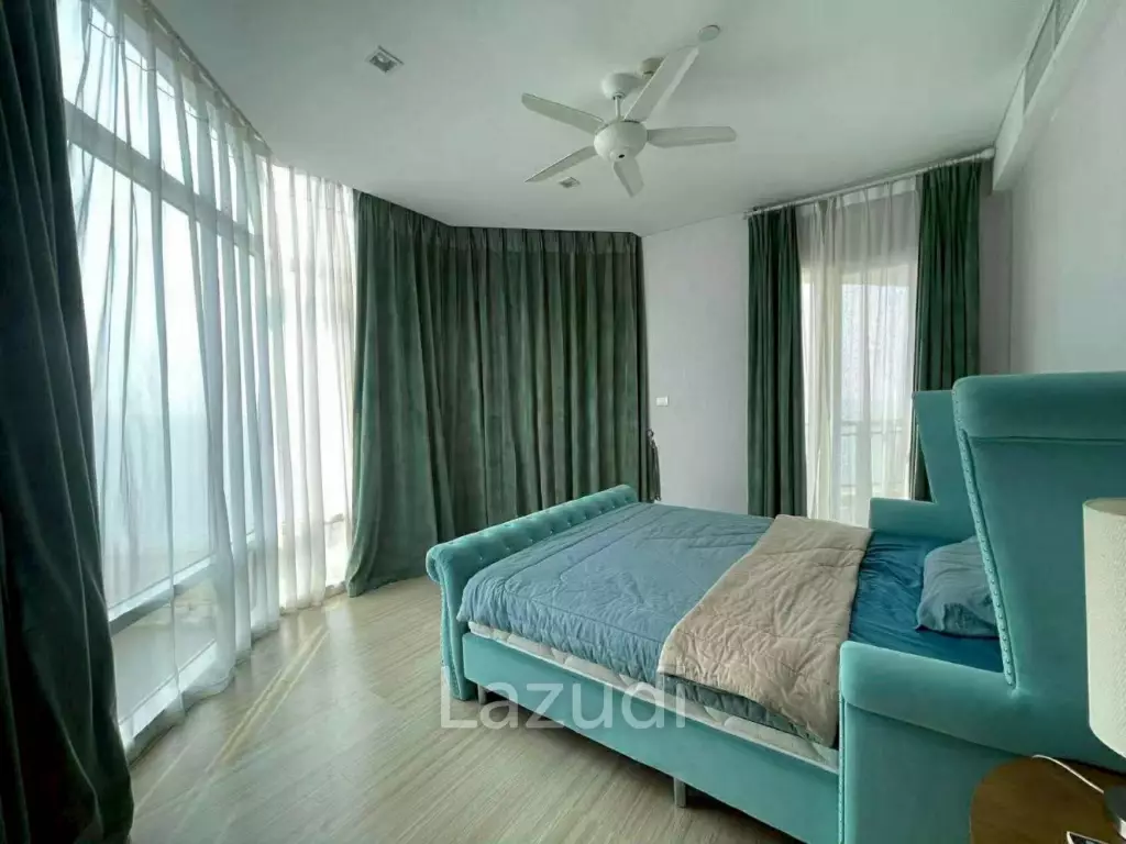 Ultra-Luxury Beachfront Condo Reflection Jomtien
