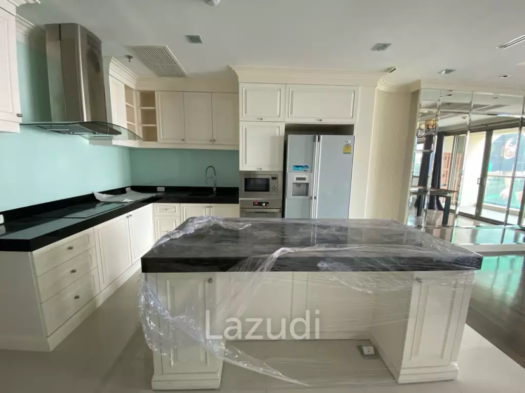 149 sqm condo on 20th floor at The Lakes Khlong Toei Bangkok