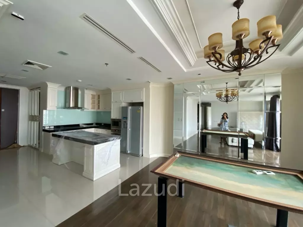 149 sqm condo on 20th floor at The Lakes Khlong Toei Bangkok