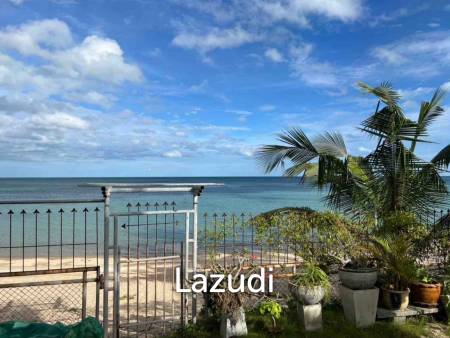 Beachfront 4 Bedroom Traditional Thai Style Villa in Lamai