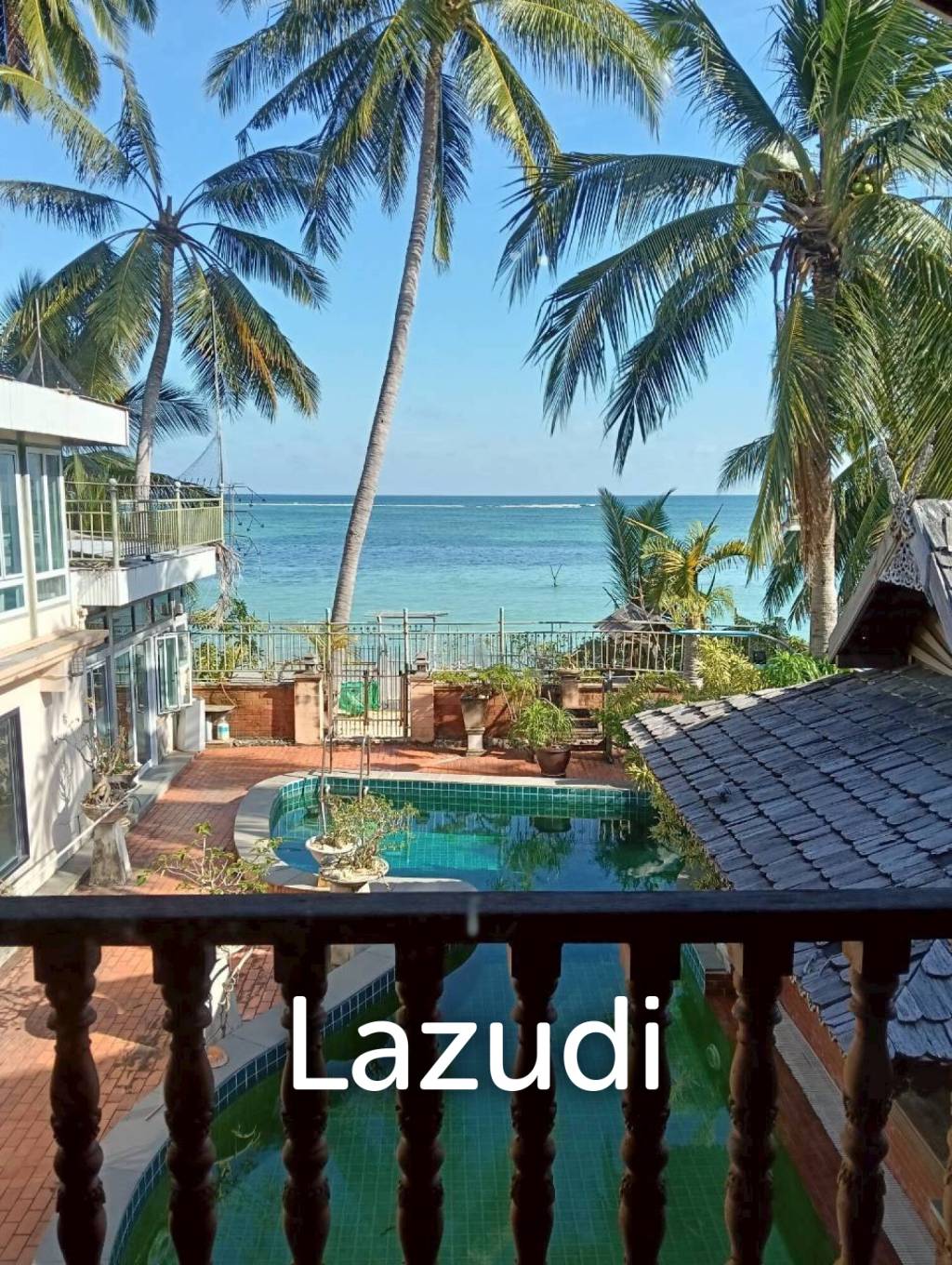 Beachfront 4 Bedroom Traditional Thai Style Villa in Lamai