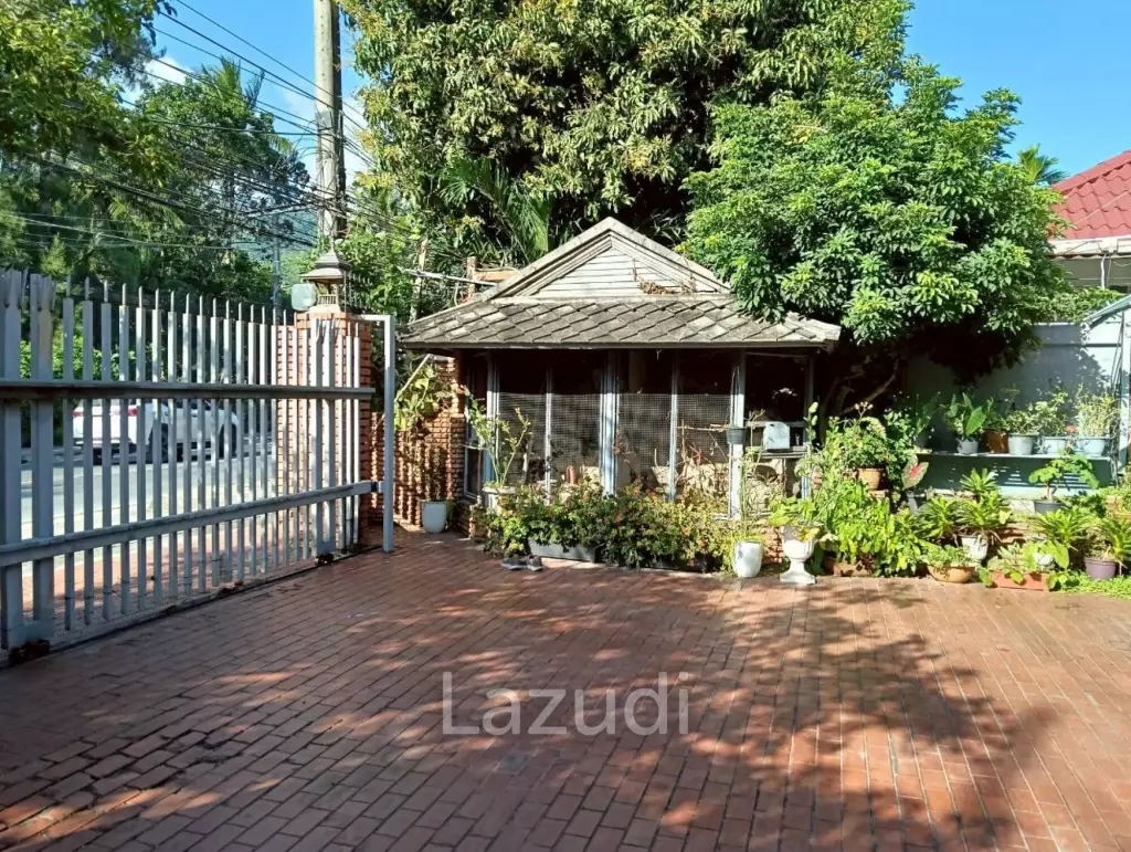Beachfront 4 Bedroom Traditional Thai Style Villa in Lamai