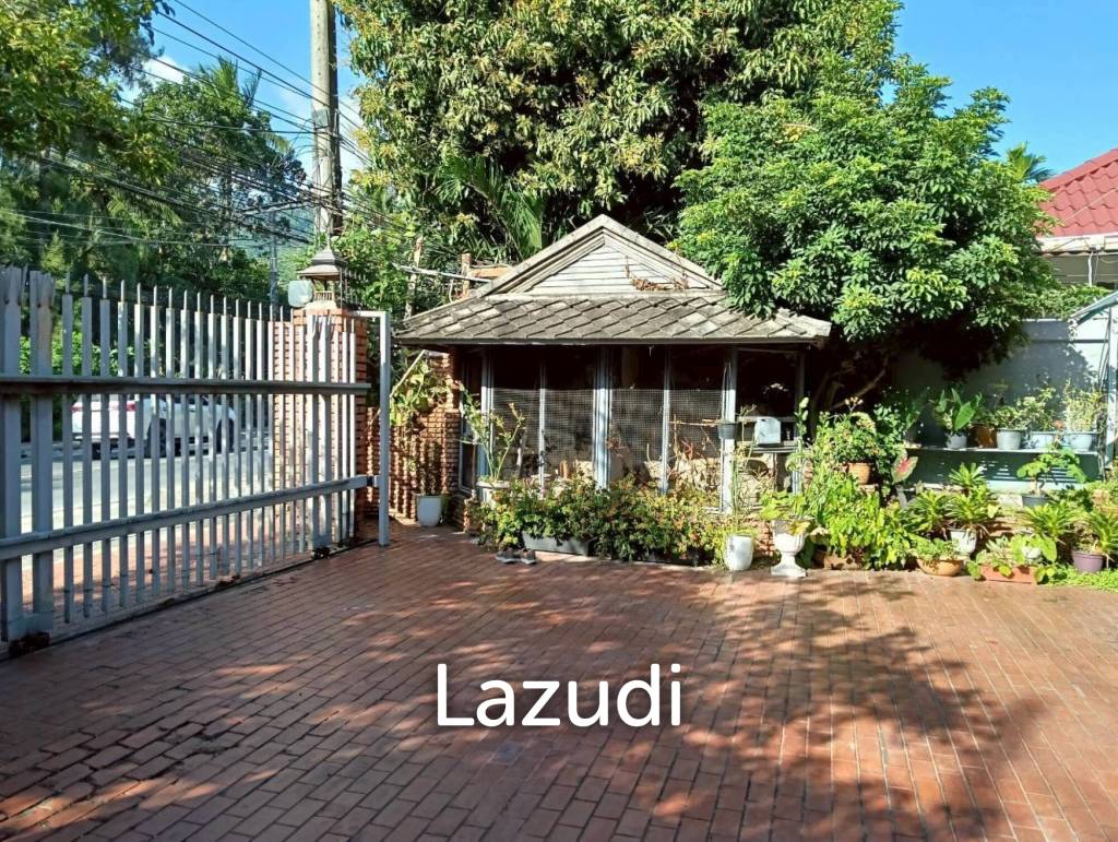 Beachfront 4 Bedroom Traditional Thai Style Villa in Lamai