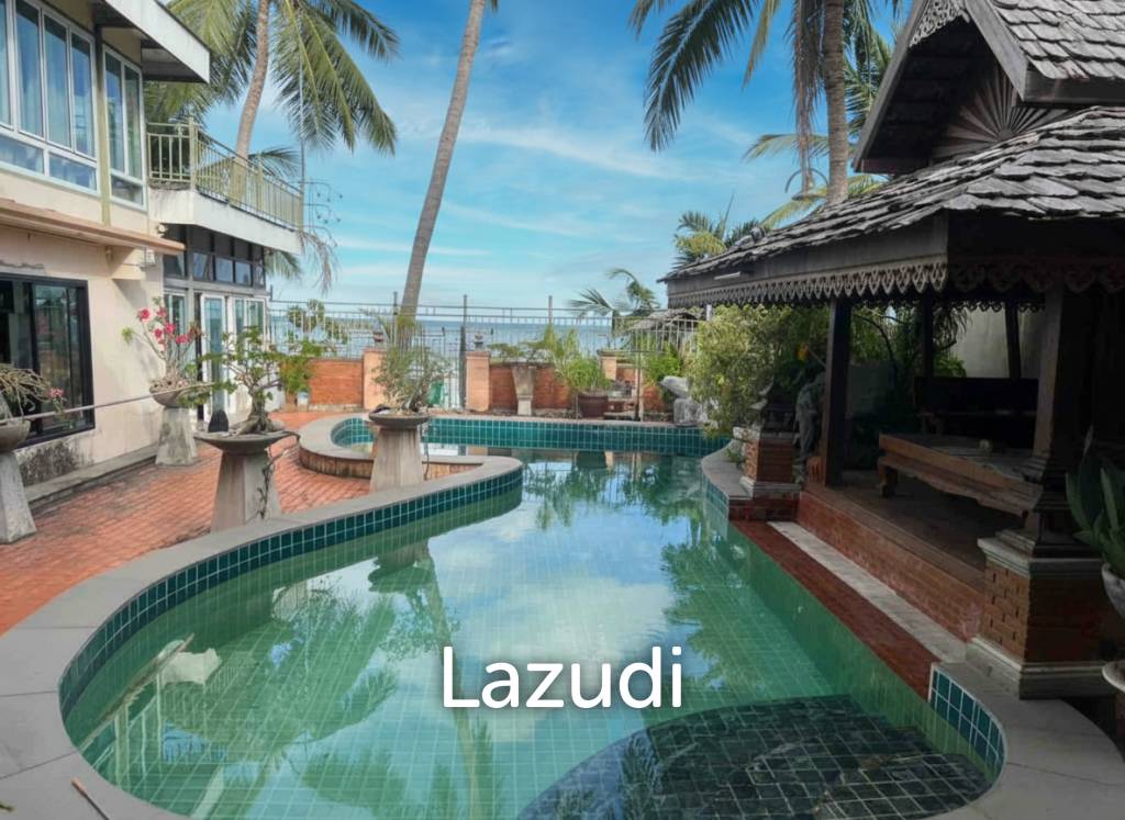 Beachfront 4 Bedroom Traditional Thai Style Villa in Lamai