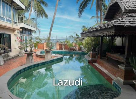 Beachfront 4 Bedroom Traditional Thai Style Villa in Lamai