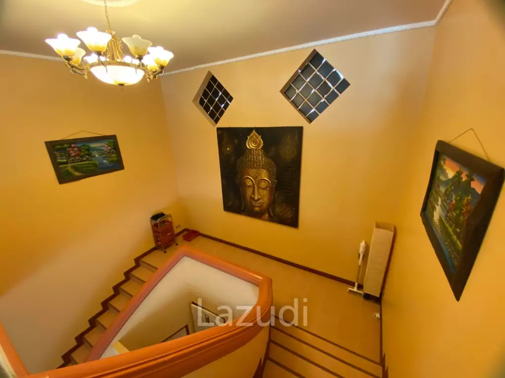 Modern Rooftop Pool Villa at Pratumnak Hill