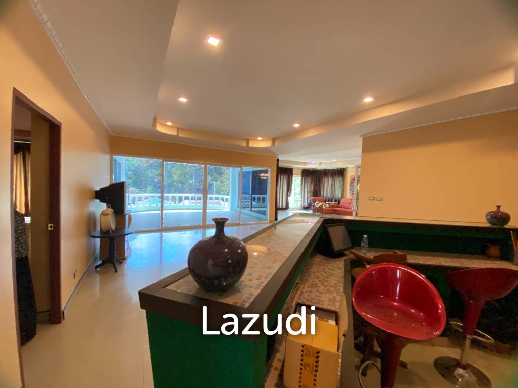 Modern Rooftop Pool Villa at Pratumnak Hill