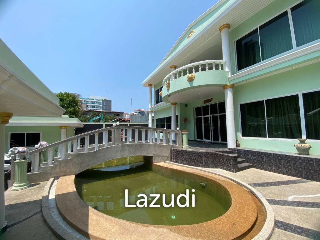 Modern Rooftop Pool Villa at Pratumnak Hill
