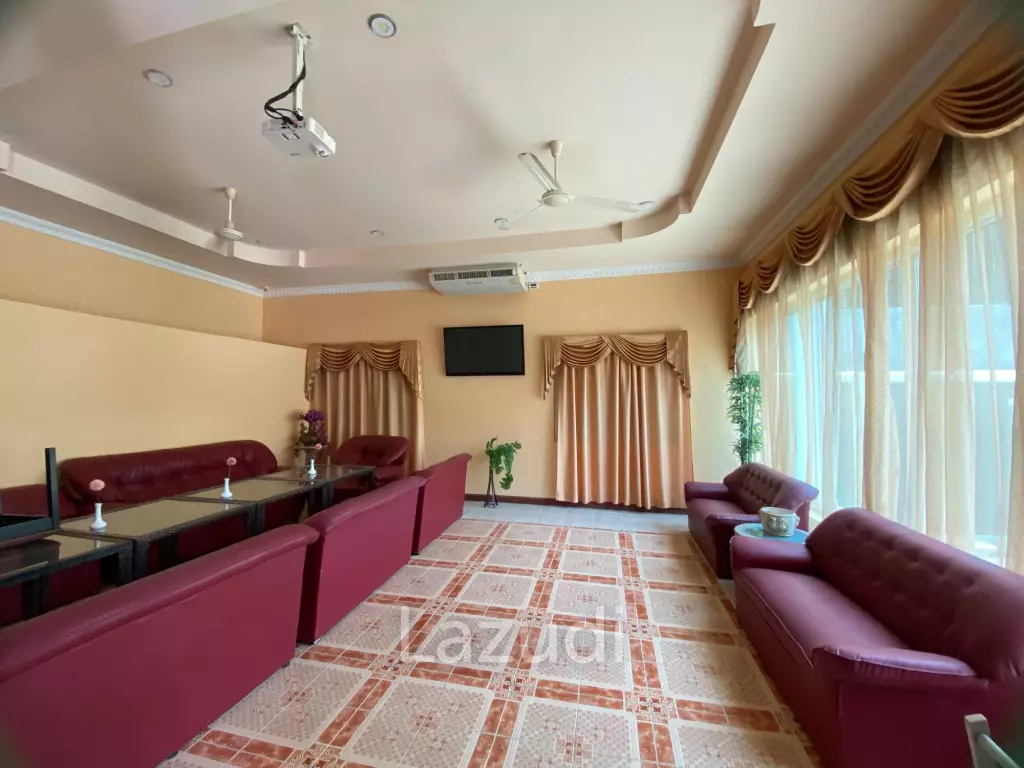 Modern Rooftop Pool Villa at Pratumnak Hill