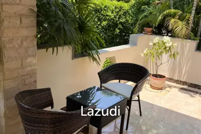 Pineapple Village: 2 Bedroom Villa Close to Black Mountain!