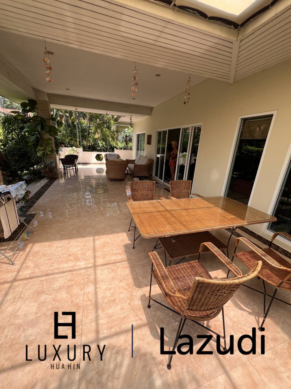 250 ตร.ม 2 เตียง 2 อาบน้ำ วิลล่า For เช่า