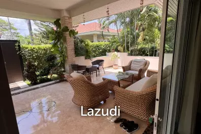 Pineapple Village: 2 Bedroom Villa Close to Black Mountain!
