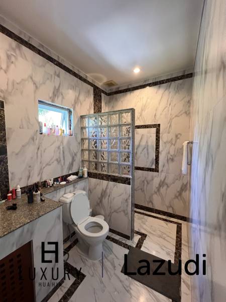 250 ตร.ม 2 เตียง 2 อาบน้ำ วิลล่า For เช่า