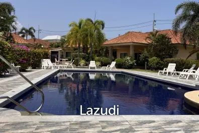 Pineapple Village: 2 Bedroom Villa Close to Black Mountain!