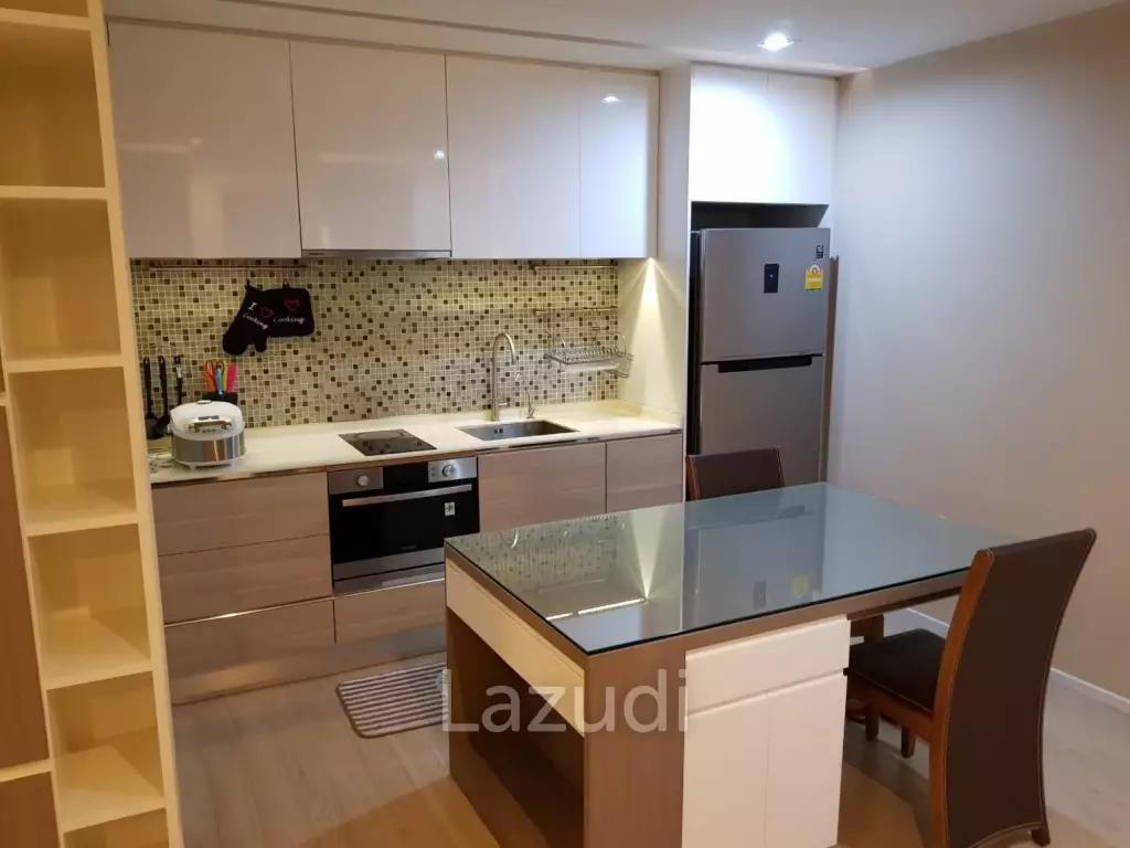 52 sqm 1 Bedroom Condo on 21st Floor at The Room Sukhumvit 21 Bangkok
