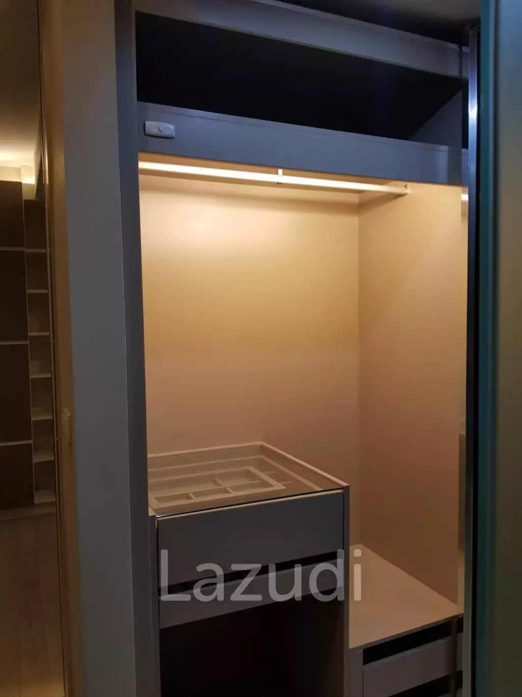 52 sqm 1 Bedroom Condo on 21st Floor at The Room Sukhumvit 21 Bangkok