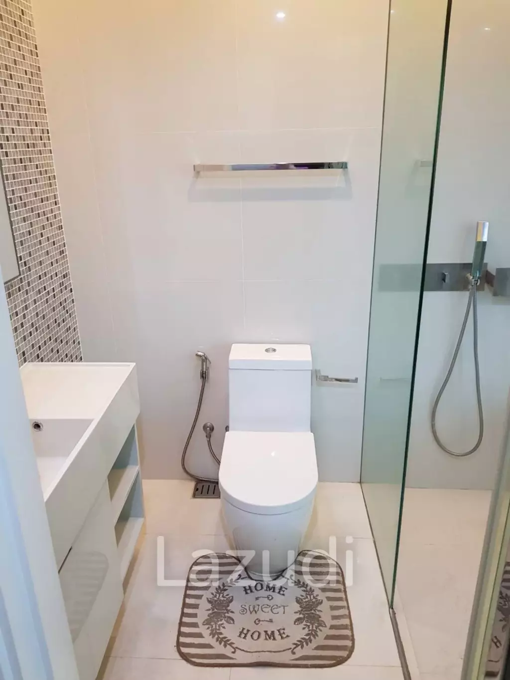 52 sqm 1 Bedroom Condo on 21st Floor at The Room Sukhumvit 21 Bangkok