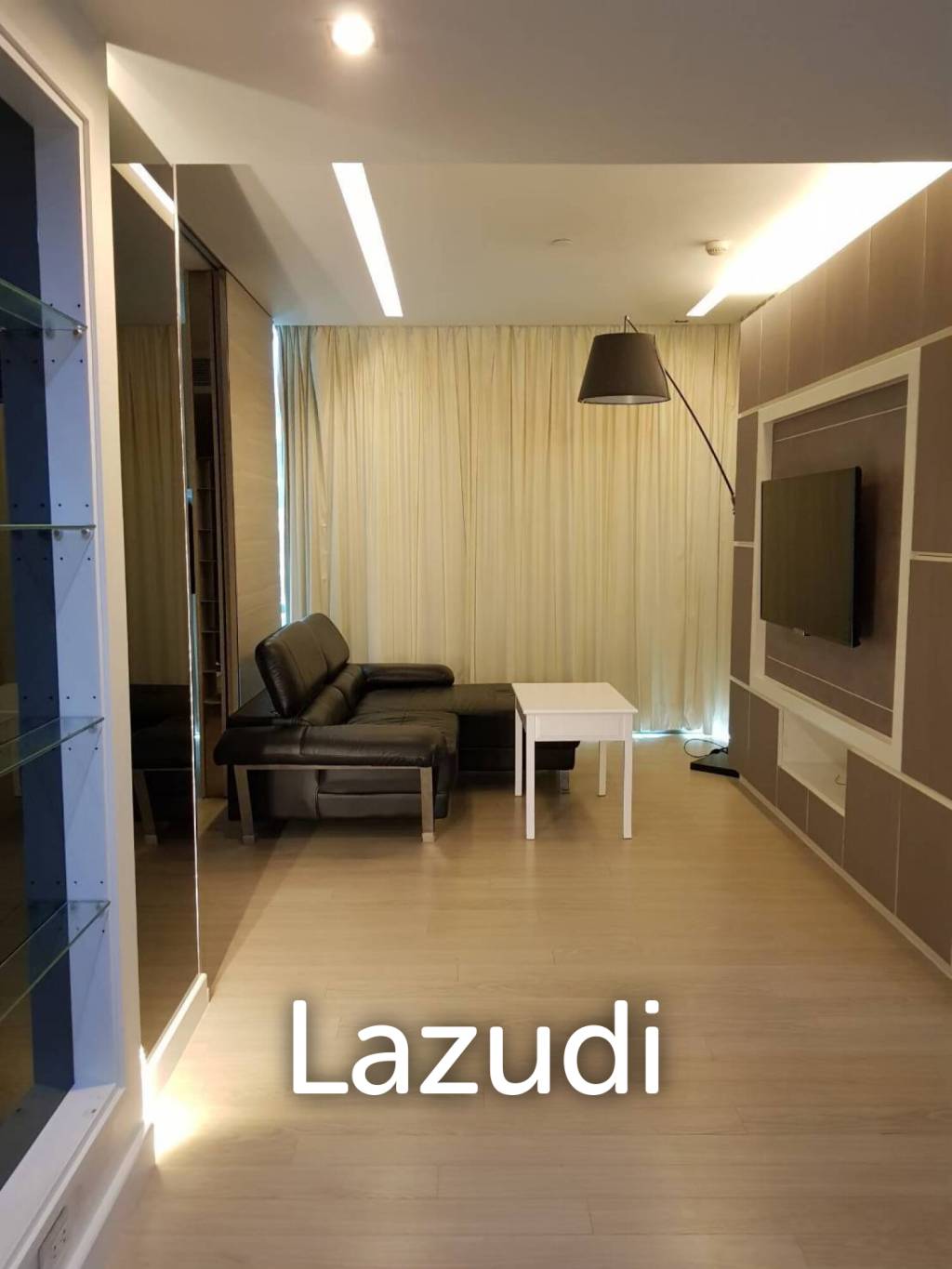 52 sqm 1 Bedroom Condo on 21st Floor at The Room Sukhumvit 21 Bangkok