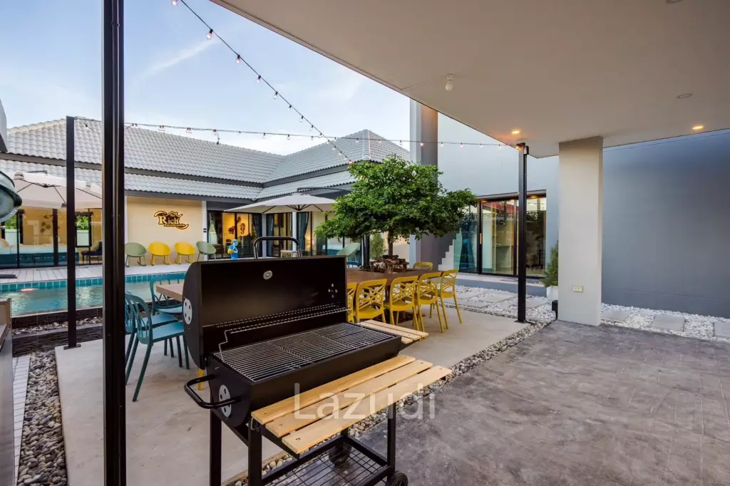 324 sqm modern pool villa in Thap Tai Hua Hin