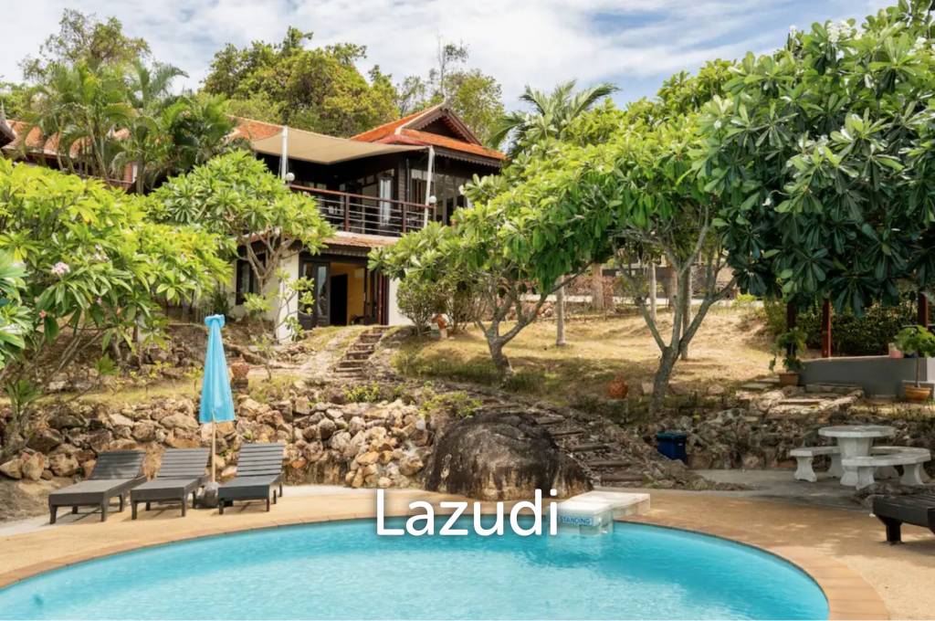 Beachfront Thai-Style 3-Bedroom Villa with Spacious Terrace