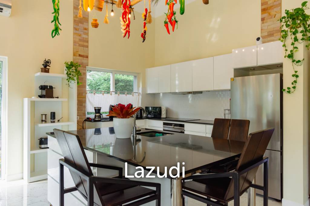 SIGNATURE PRIVATE ESTATE WITH POOL AND MOUNTAIN VIEWS ON PLOT 7 RAI