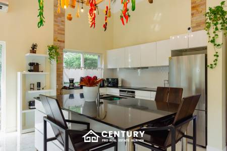 SIGNATURE PRIVATE ESTATE WITH POOL AND MOUNTAIN VIEWS ON PLOT 7 RAI