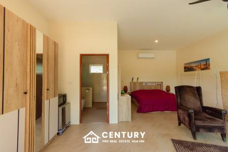 SIGNATURE PRIVATE ESTATE WITH POOL AND MOUNTAIN VIEWS ON PLOT 7 RAI