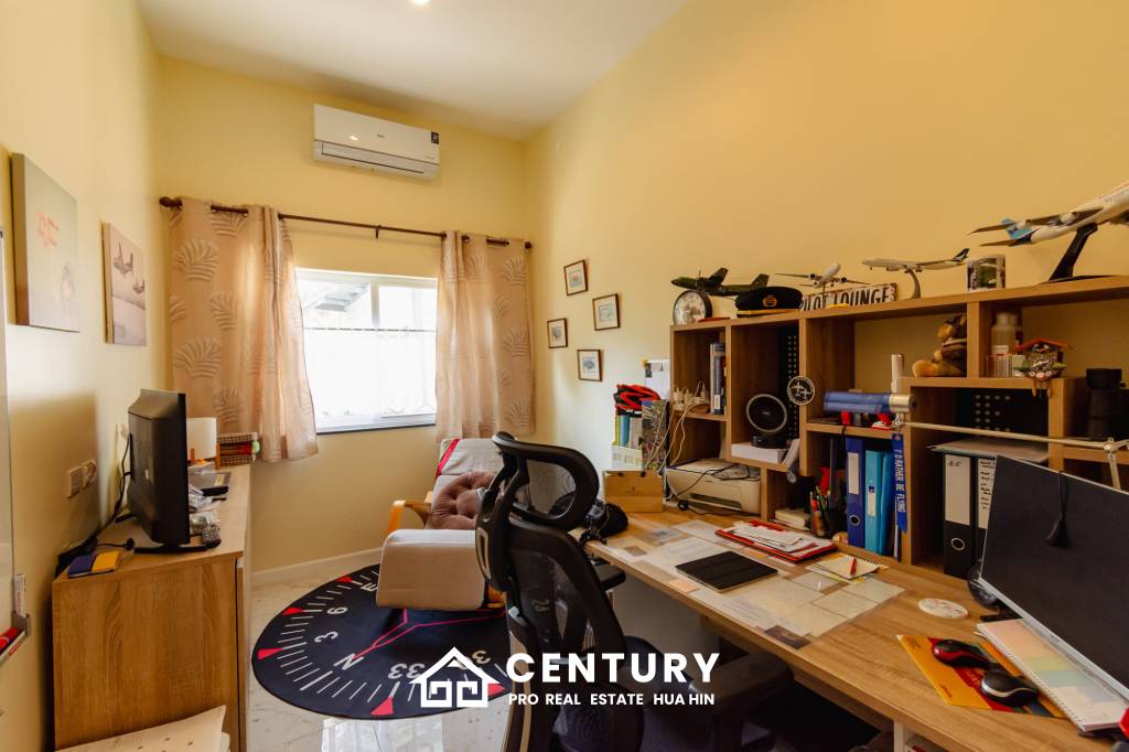 SIGNATURE PRIVATE ESTATE WITH POOL AND MOUNTAIN VIEWS ON PLOT 7 RAI