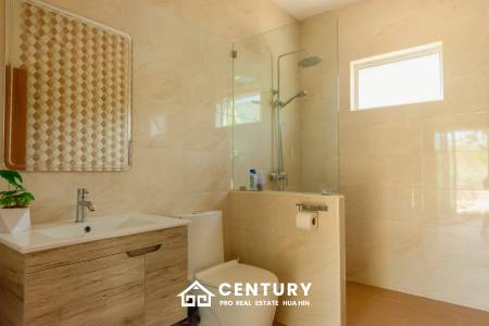 SIGNATURE PRIVATE ESTATE WITH POOL AND MOUNTAIN VIEWS ON PLOT 7 RAI