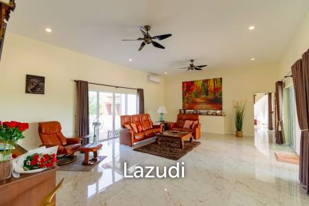 SIGNATURE PRIVATE ESTATE WITH POOL AND MOUNTAIN VIEWS ON PLOT 7 RAI