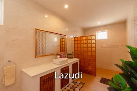 SIGNATURE PRIVATE ESTATE WITH POOL AND MOUNTAIN VIEWS ON PLOT 7 RAI