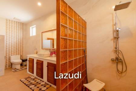 SIGNATURE PRIVATE ESTATE WITH POOL AND MOUNTAIN VIEWS ON PLOT 7 RAI