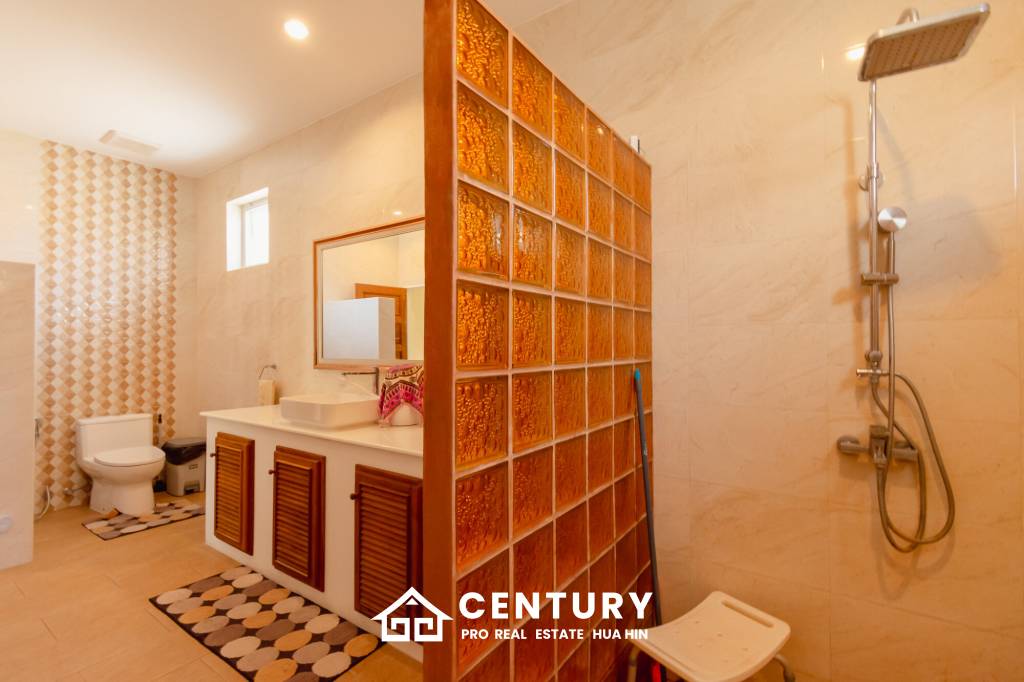 SIGNATURE PRIVATE ESTATE WITH POOL AND MOUNTAIN VIEWS ON PLOT 7 RAI