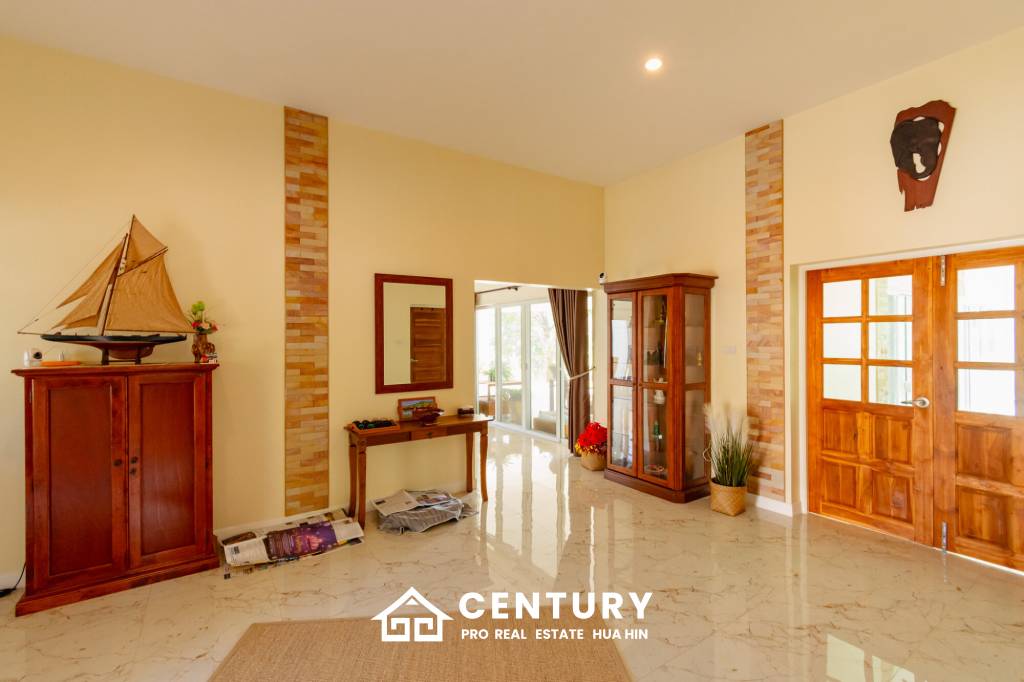 SIGNATURE PRIVATE ESTATE WITH POOL AND MOUNTAIN VIEWS ON PLOT 7 RAI