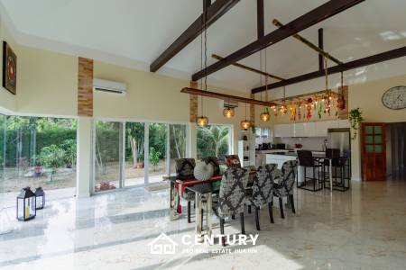 SIGNATURE PRIVATE ESTATE WITH POOL AND MOUNTAIN VIEWS ON PLOT 7 RAI