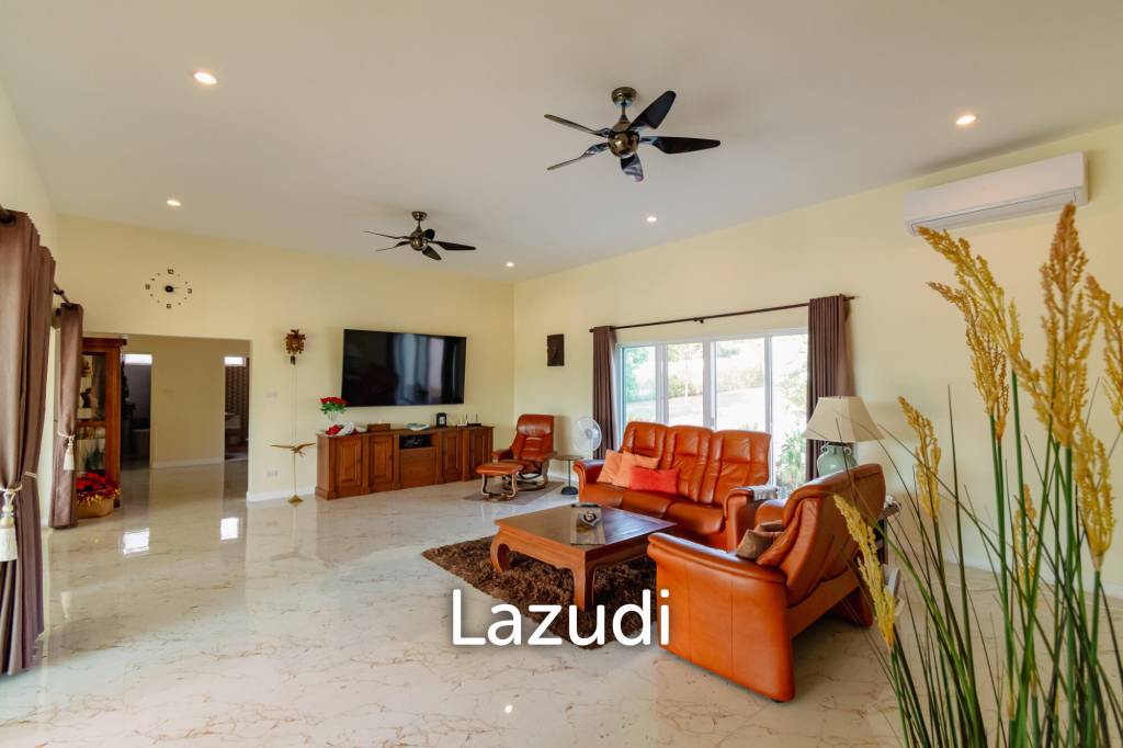 SIGNATURE PRIVATE ESTATE WITH POOL AND MOUNTAIN VIEWS ON PLOT 7 RAI