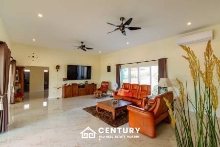 SIGNATURE PRIVATE ESTATE WITH POOL AND MOUNTAIN VIEWS ON PLOT 7 RAI