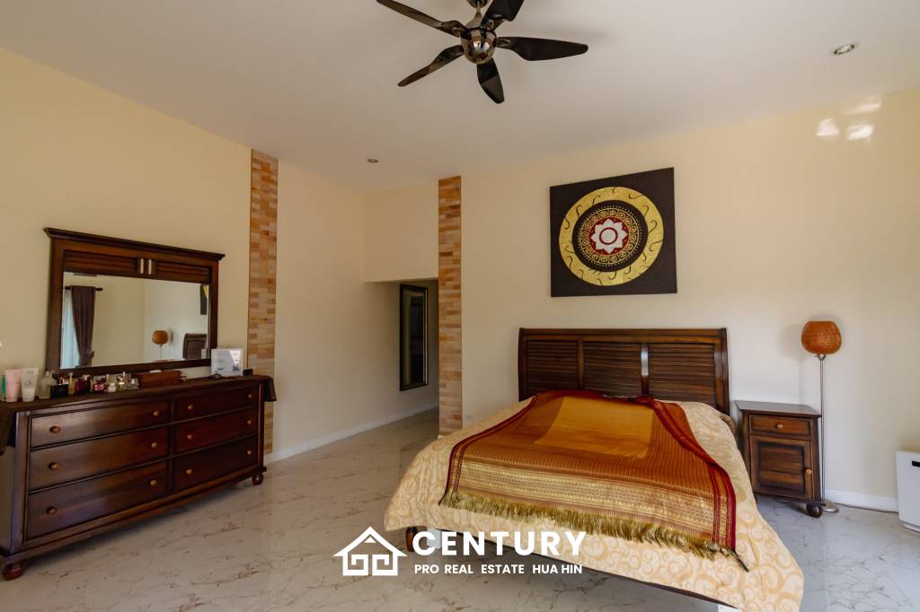 SIGNATURE PRIVATE ESTATE WITH POOL AND MOUNTAIN VIEWS ON PLOT 7 RAI