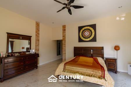 SIGNATURE PRIVATE ESTATE WITH POOL AND MOUNTAIN VIEWS ON PLOT 7 RAI