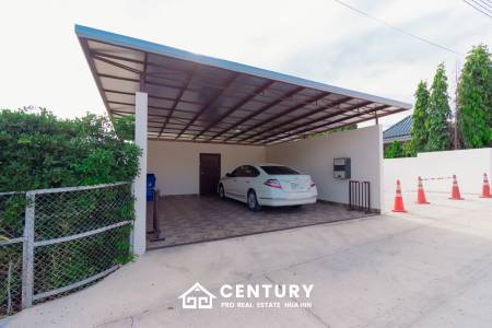 SIGNATURE PRIVATE ESTATE WITH POOL AND MOUNTAIN VIEWS ON PLOT 7 RAI